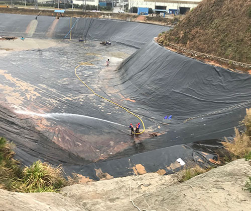 穆棱废水池清理
