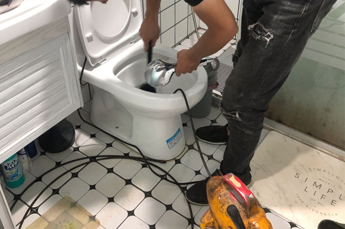 穆棱马桶堵塞自己疏通还是找师傅？专业上门服务让你省时更省心